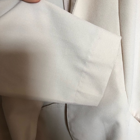 Dynamite Lightweight Cream Open Front Blazer Small - Picture 7 of 8